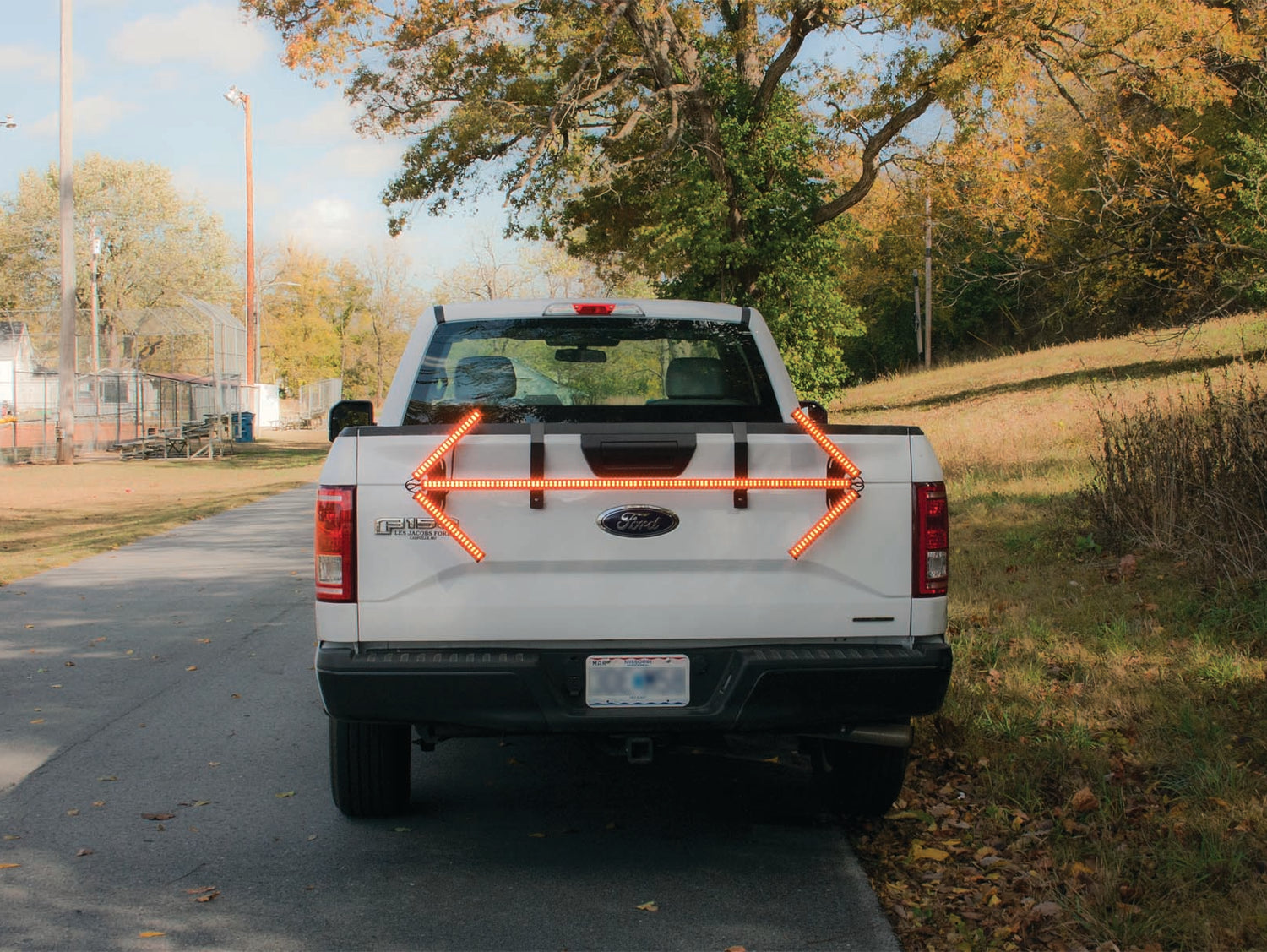 LED FOLDING DIRECTIONAL SLIM LINE ARROW - PORTABLE OR PERMANENT MOUNT